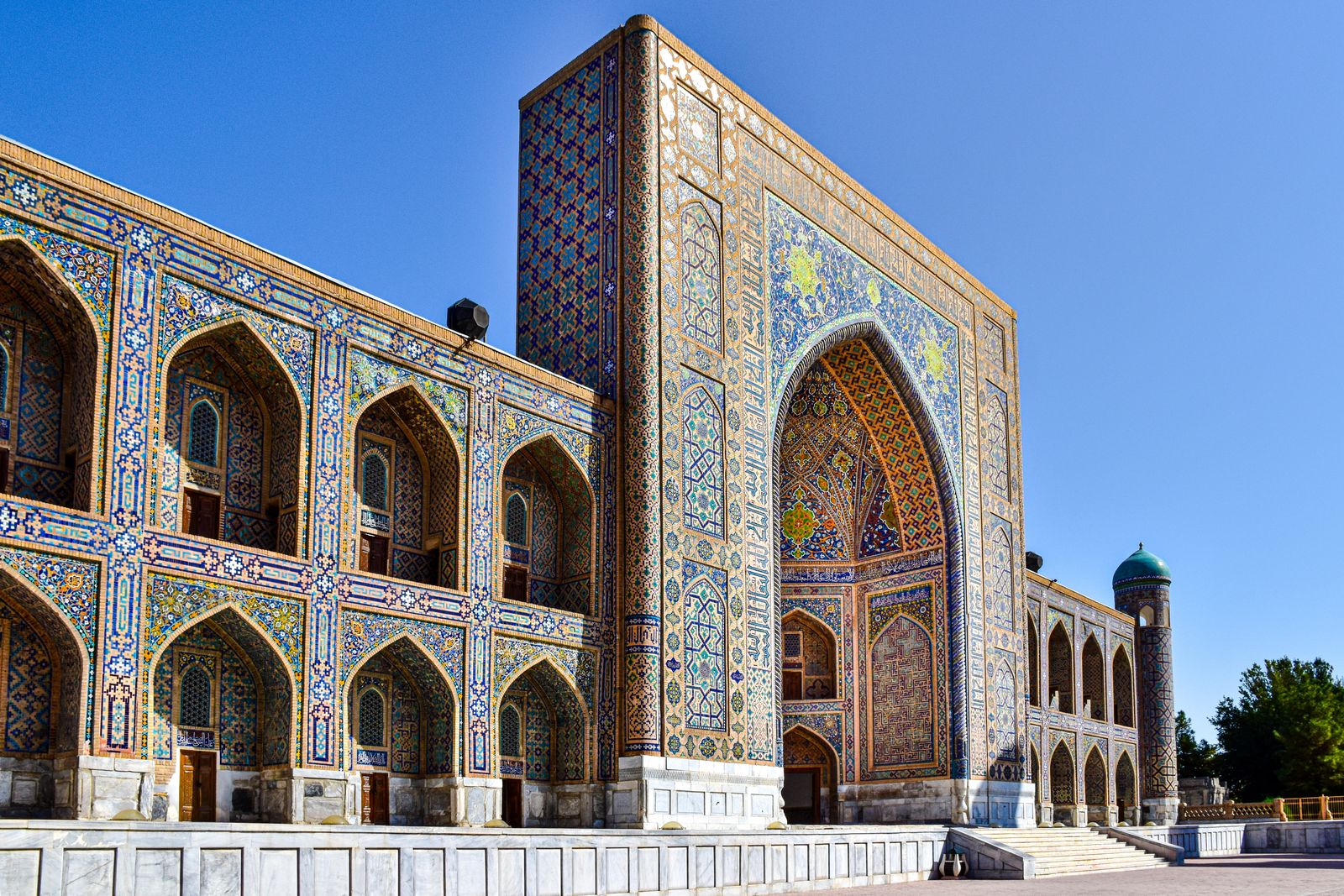 Amir Timur dan Makam Gur-e-Amir di Samarkand
